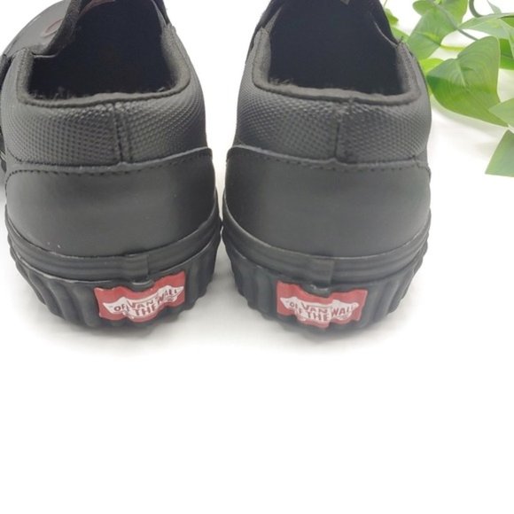 VANS MARVEL CLASSIC SLIP‎ ON 7.5M NEW IN BOX - Picture 7 of 11